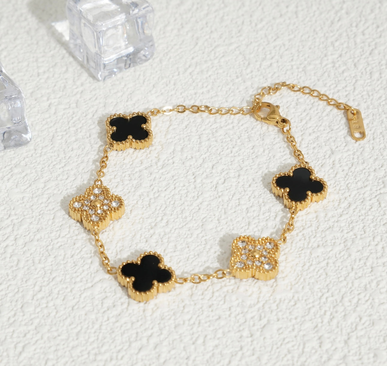 Flower bracelets with diamonds