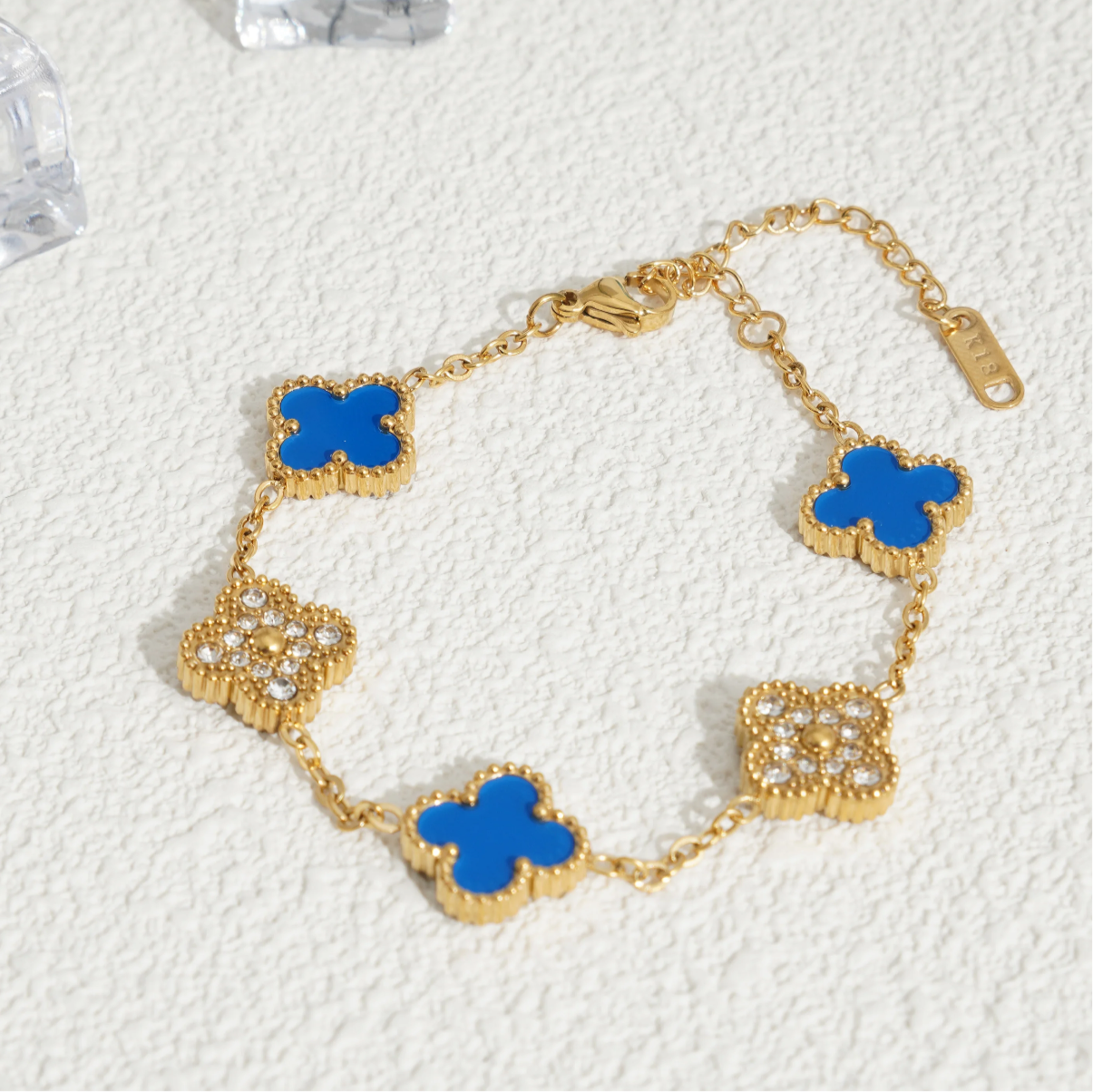 Flower bracelets with diamonds