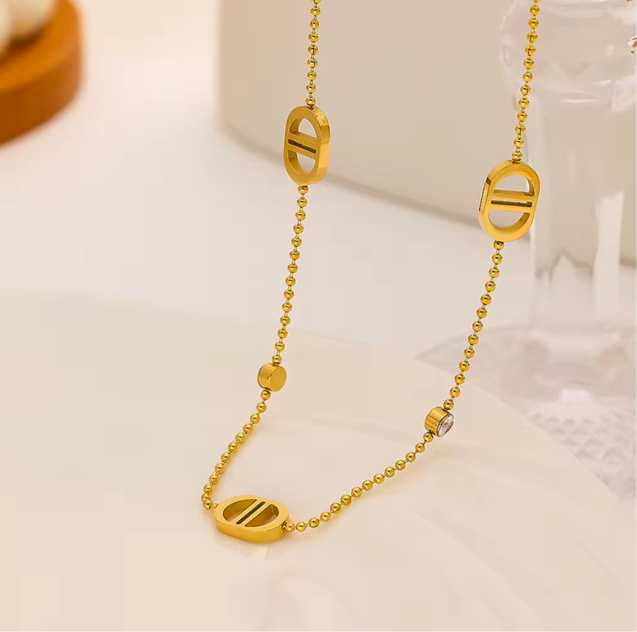 Sidra necklace with stones