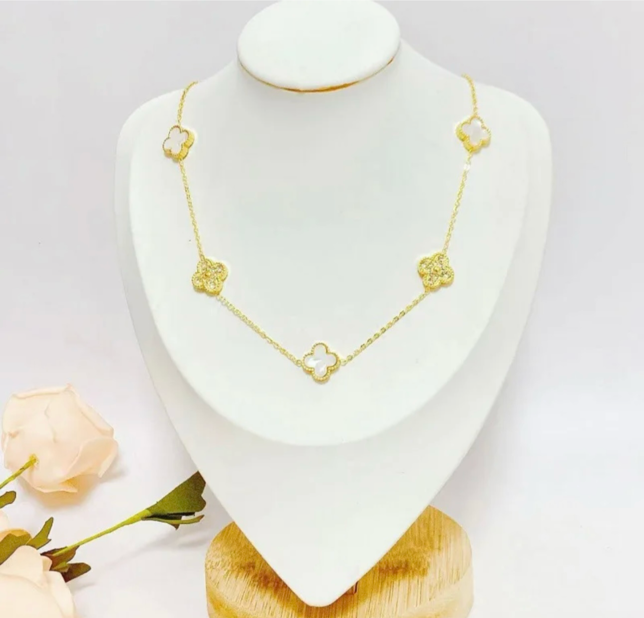 Eva necklace