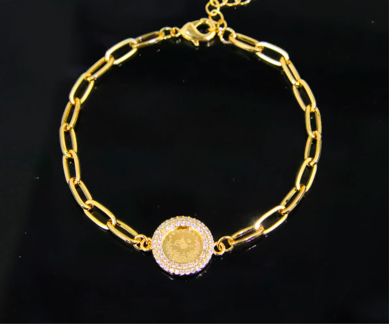 Lira bracelet with silver stones