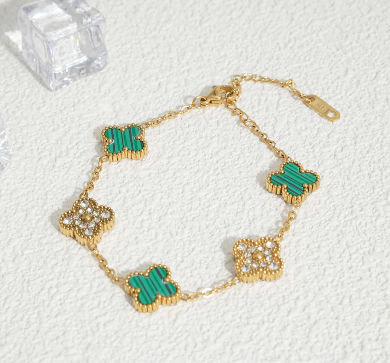 Flower bracelets with diamonds