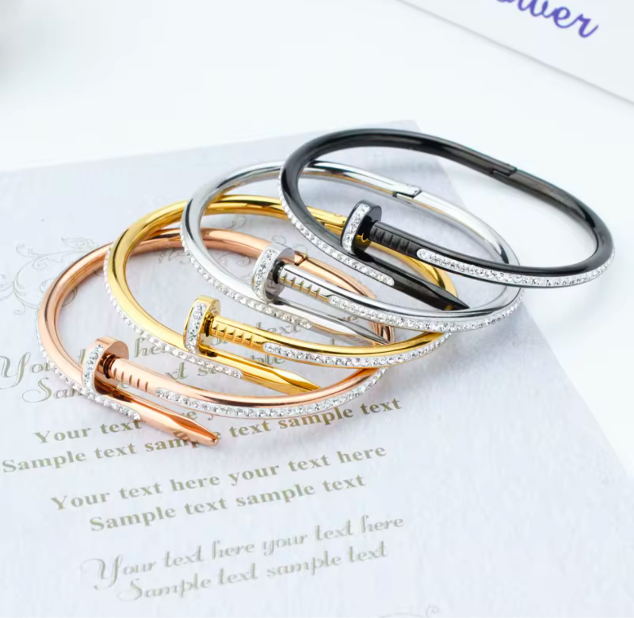 Screw bracelet with silver stones