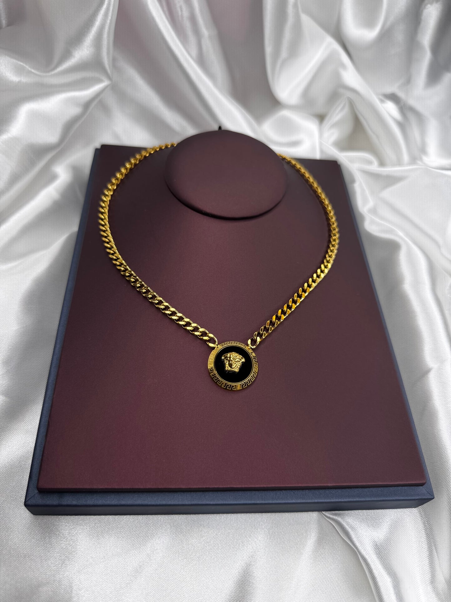 Vera necklace
