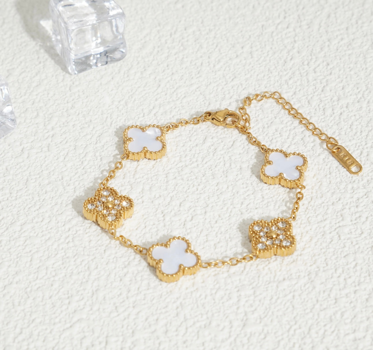 Flower bracelets with diamonds