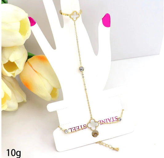 White rose bracelet with a ring