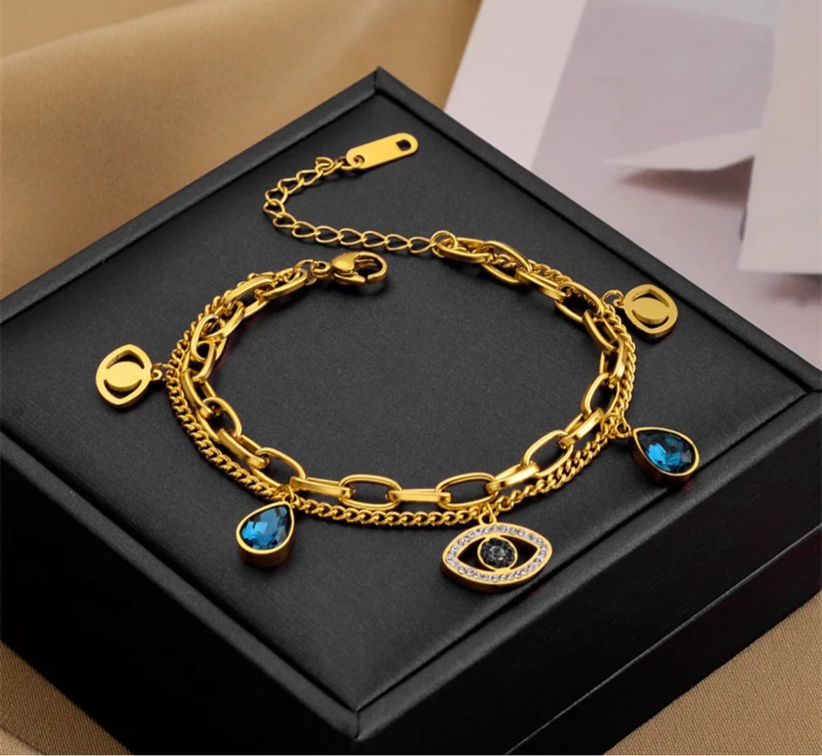 Blue eye bracelet