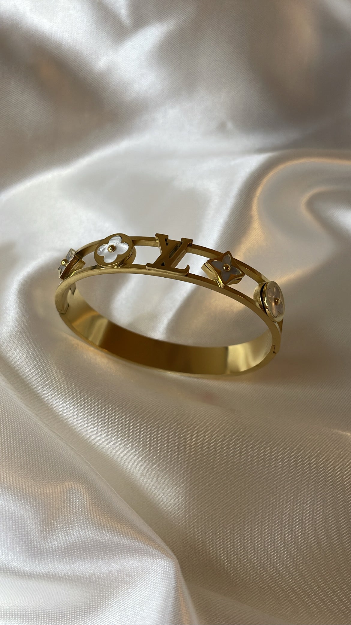 One size bracelet