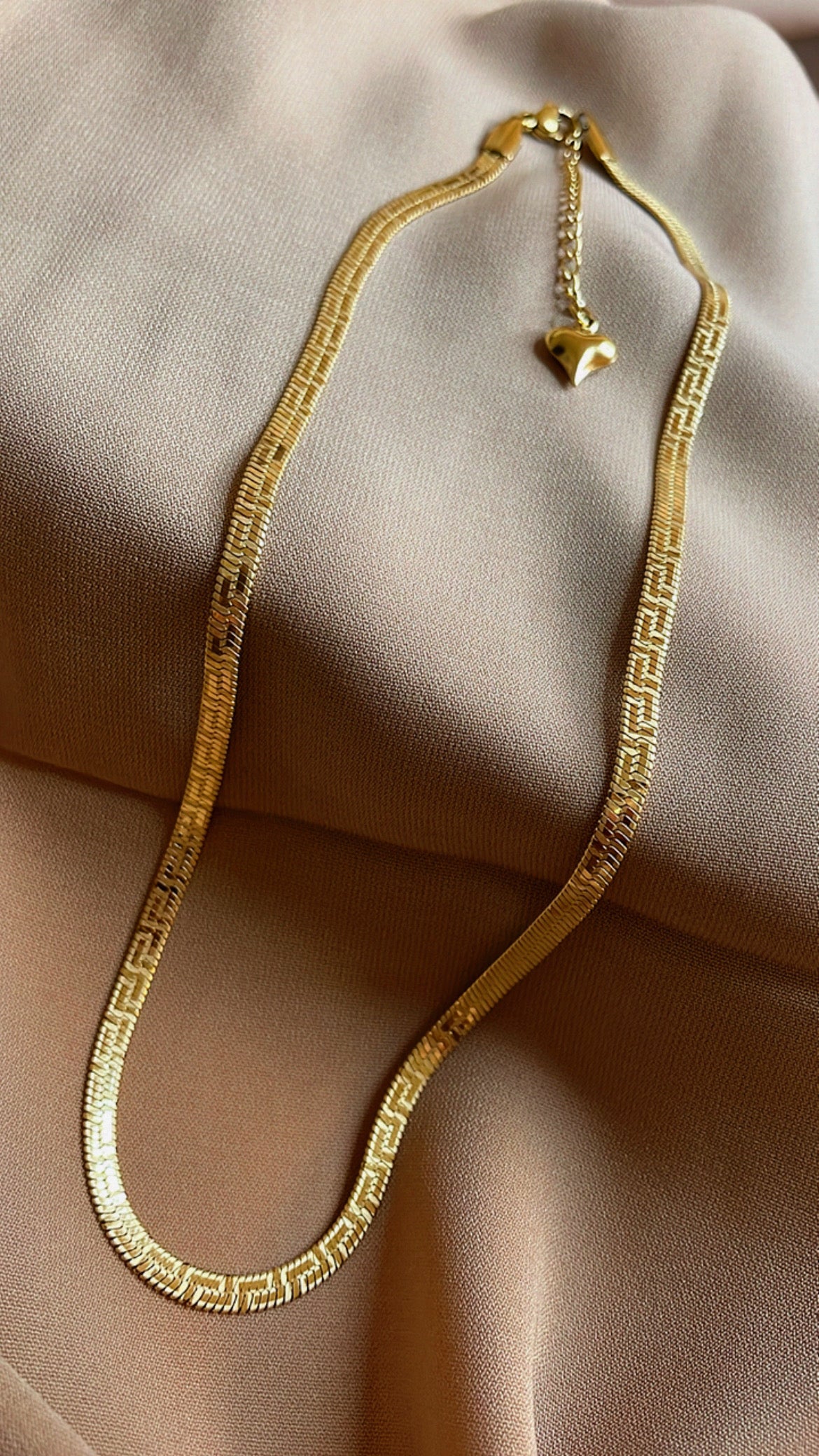 Chain with laser engraving
