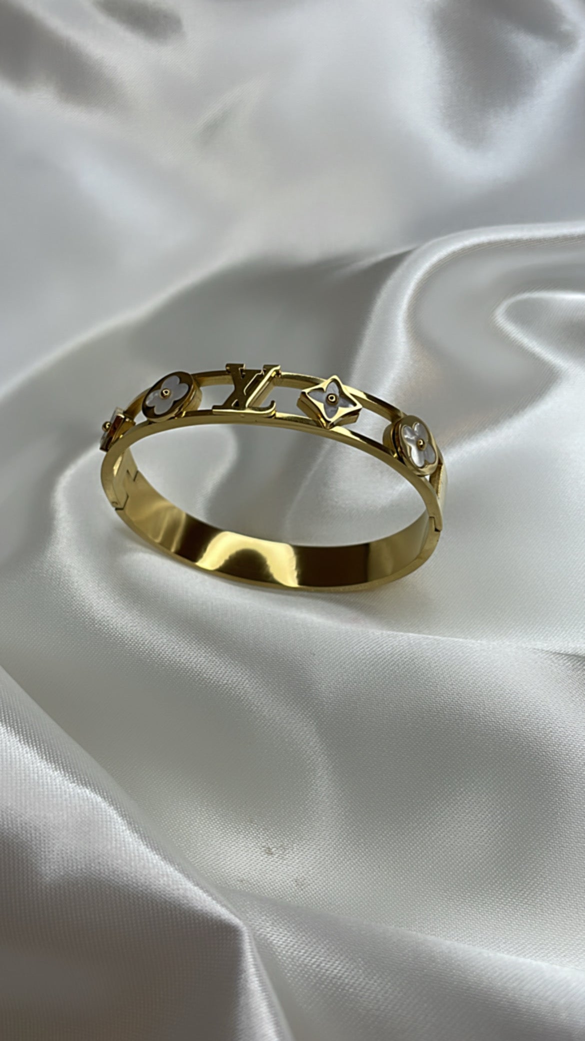 One size bracelet