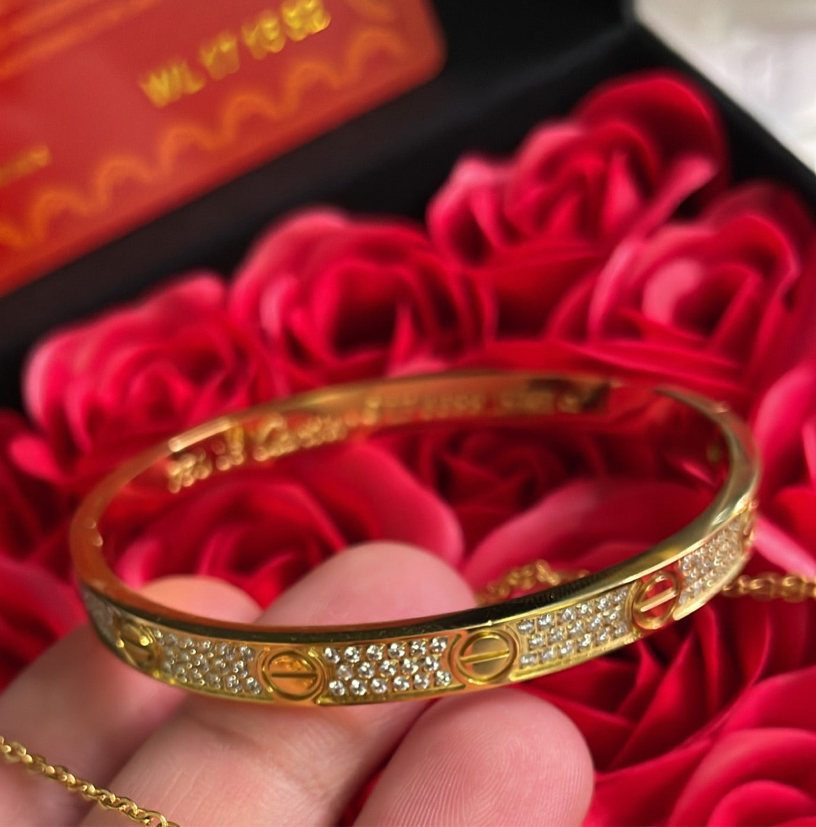 Bracelets with diamonds