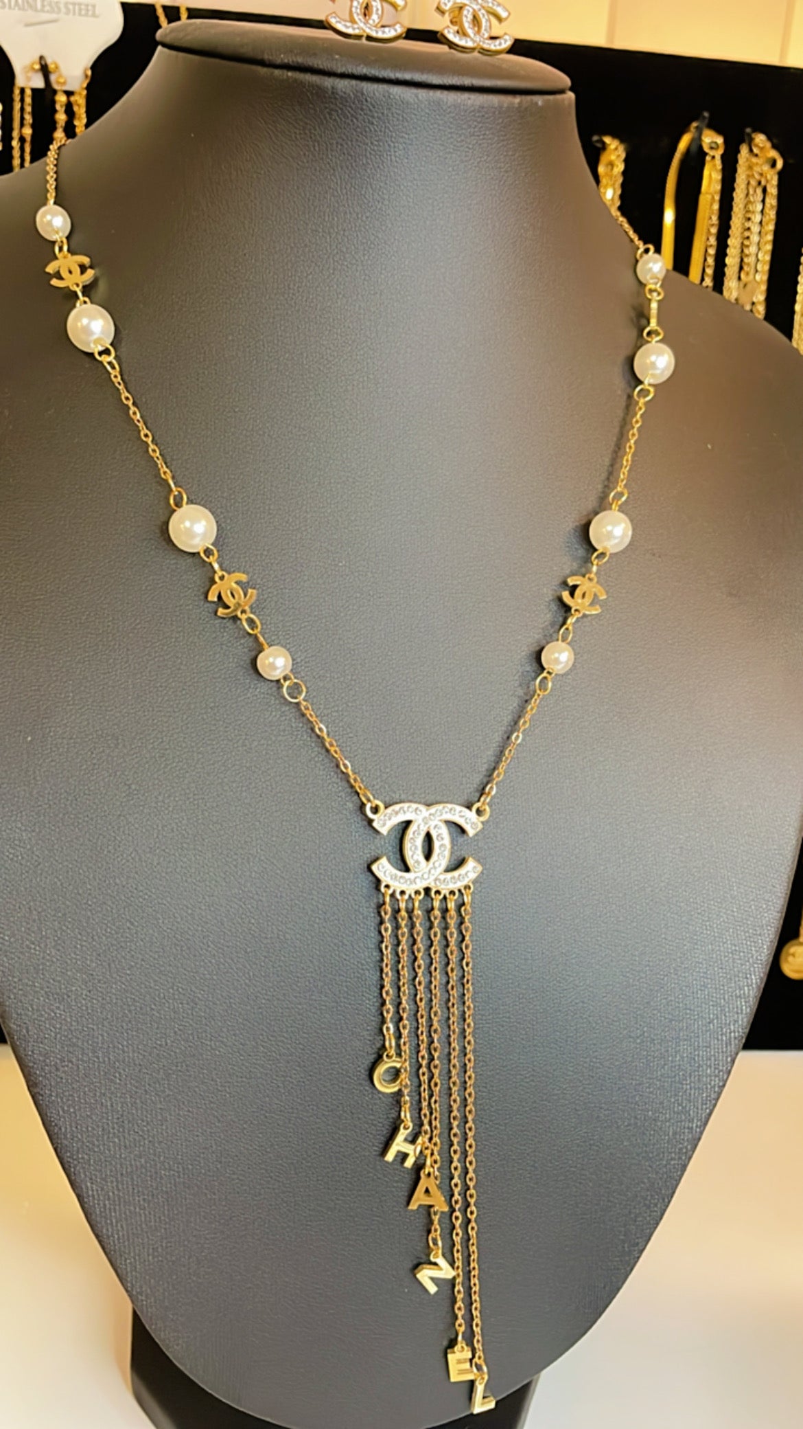Tvådelat halsband med örhänge