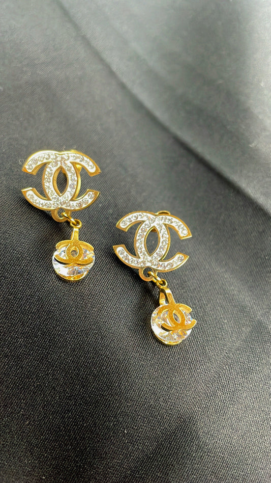 Earring with stones